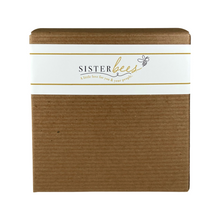 Load image into Gallery viewer, &quot;Fresh Bee&quot; Beeswax Candle - Farmhouse Style Ceramic Jar

